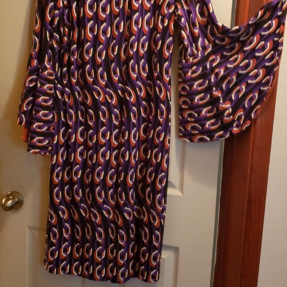 Dress and Painting - Picture 3 of 8